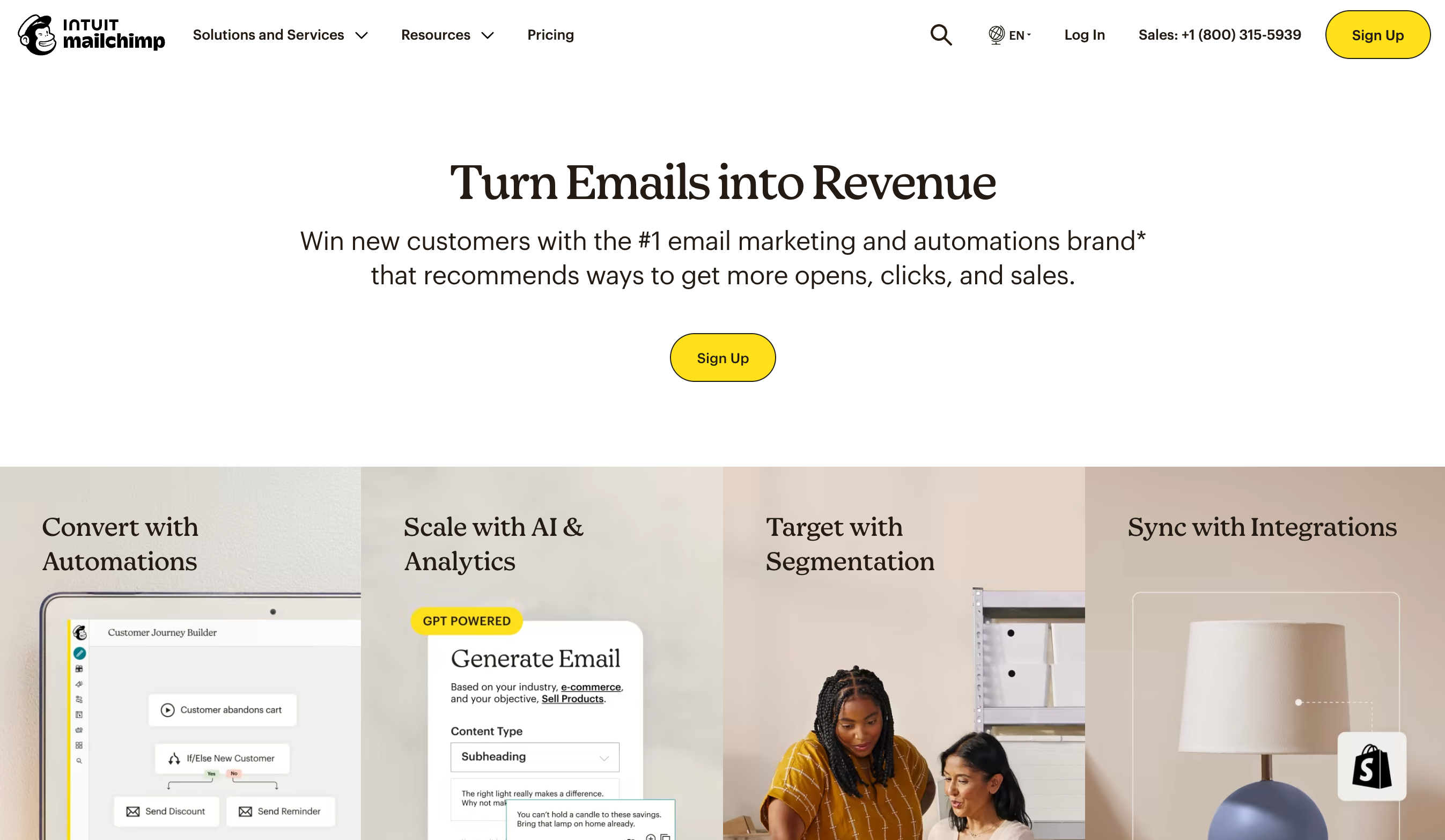 Page d'accueil de Mailchimp. Titre : Transformez les e-mails en revenus. et bouton jaune "s'inscrire"